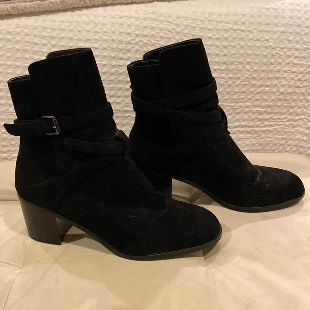 Forever 21 Black Suede Boots